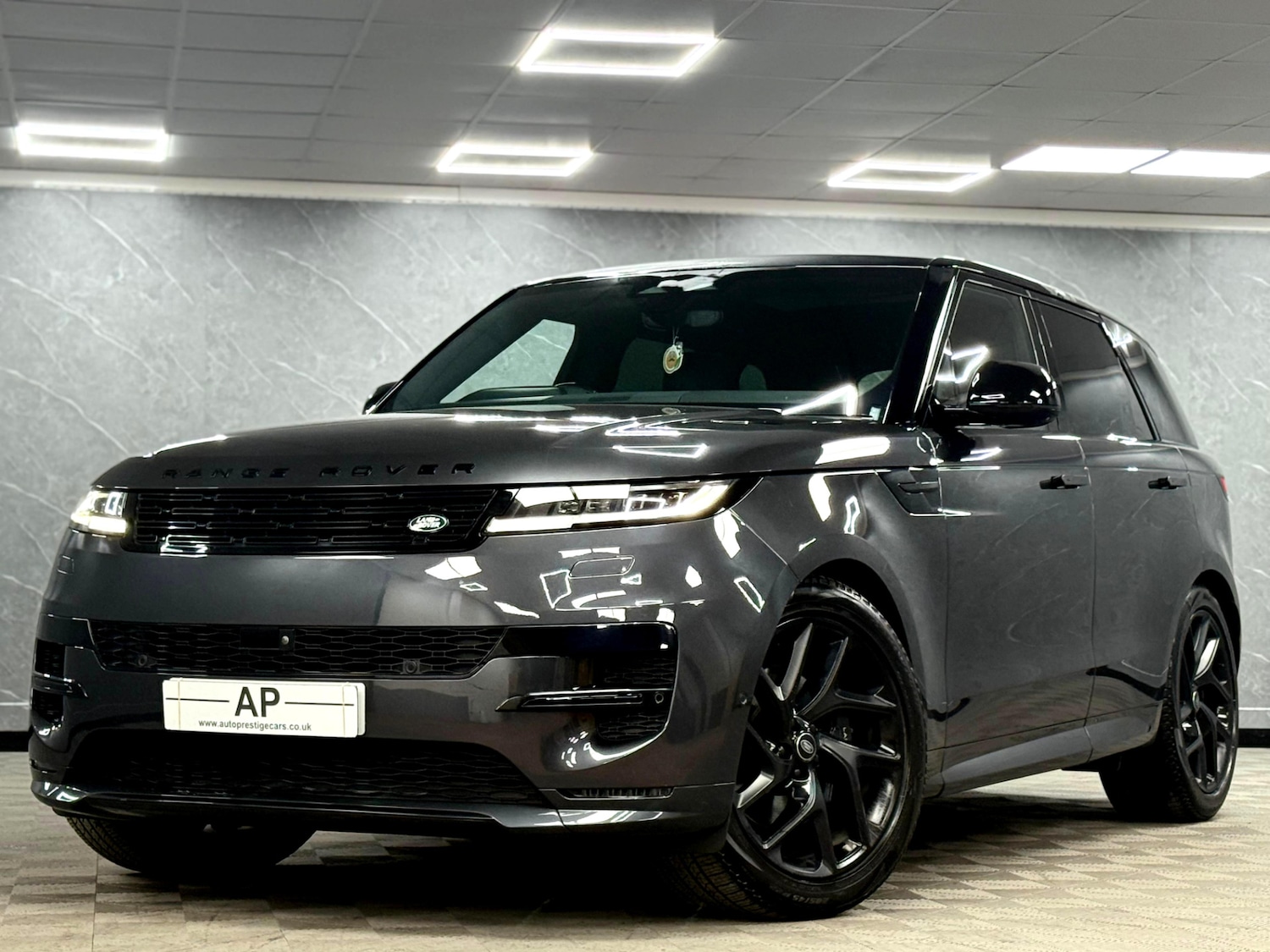 Used Land Rover Range Rover Sport 2022 for sale - 76527590: Photo 2