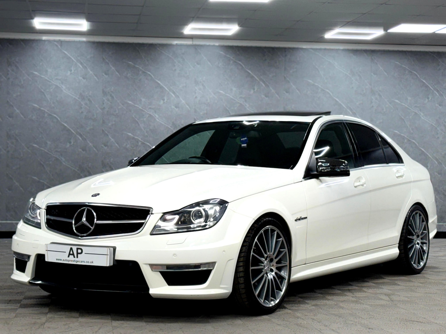 Used Mercedes-Benz C Class 2013 for sale - 76407793: Photo 4