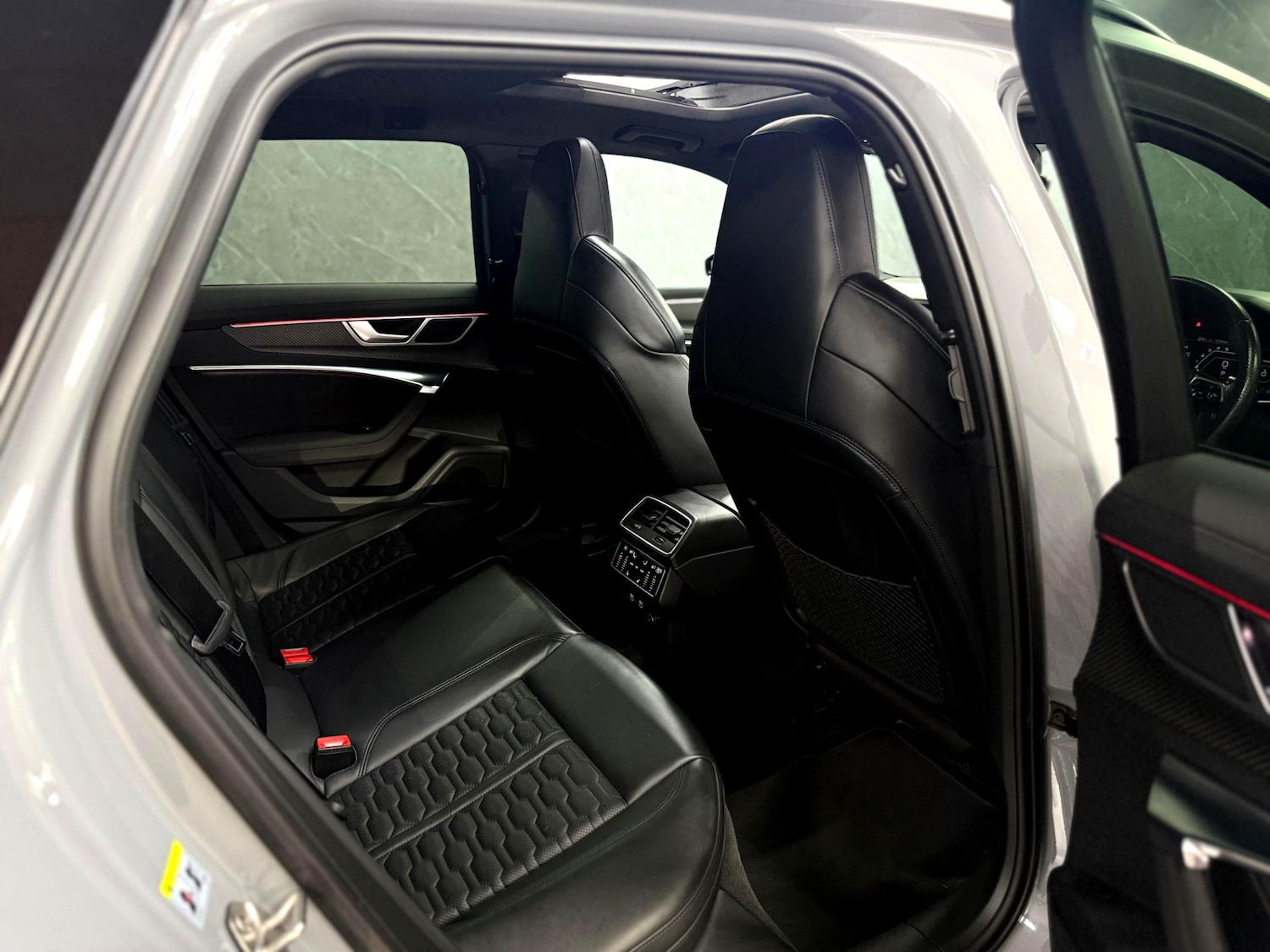 Used Audi RS6 2021 for sale - 76527459: Photo 48