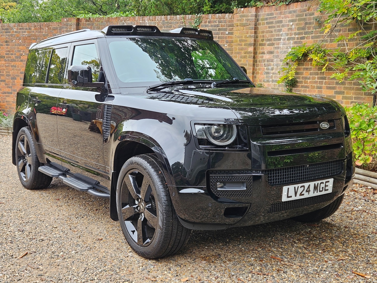 Used Land Rover Defender 2024 for sale - 76143335: Photo 10