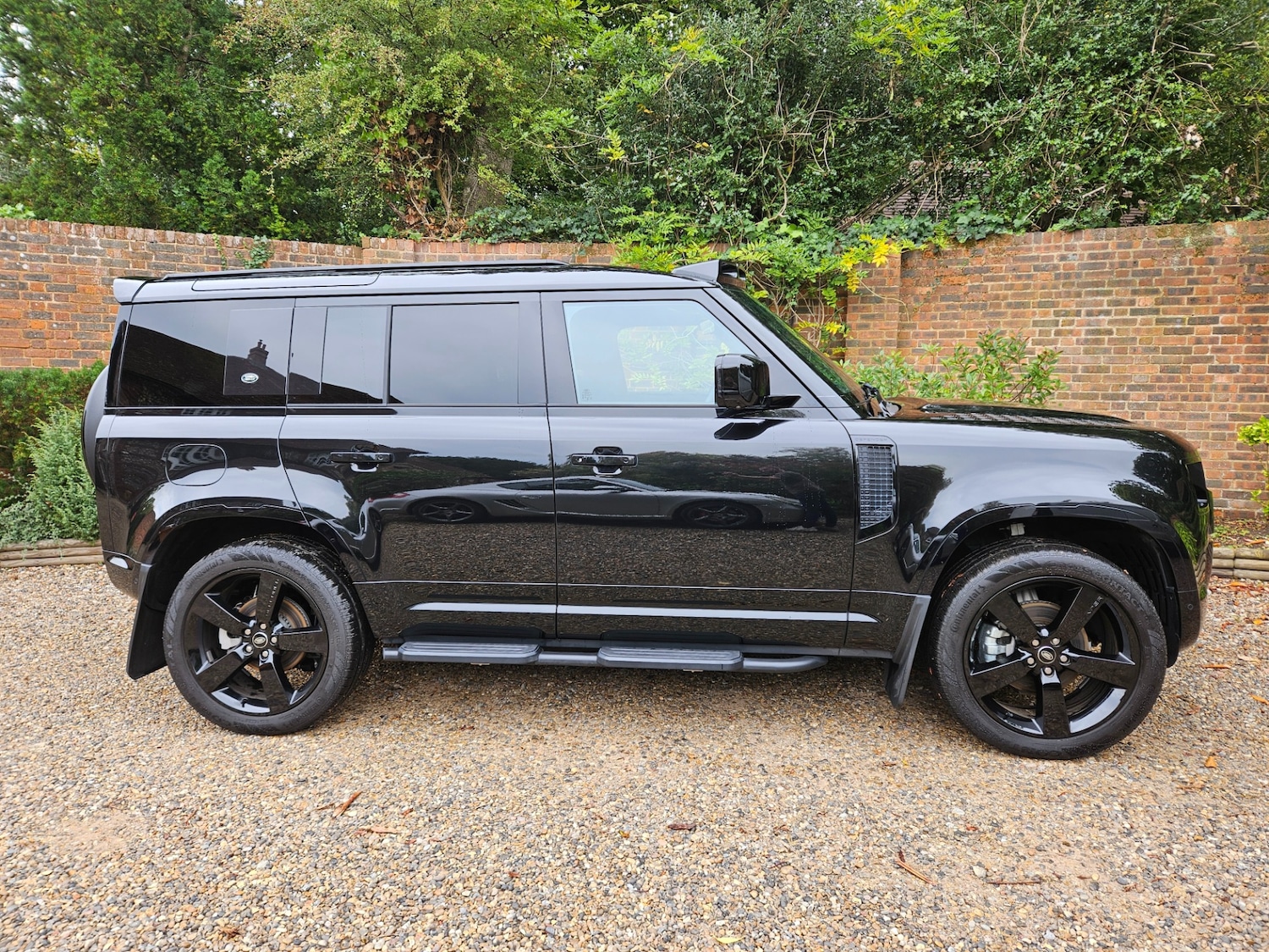 Used Land Rover Defender 2024 for sale - 76143335: Photo 12
