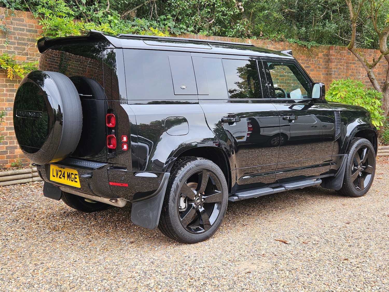 Used Land Rover Defender 2024 for sale - 76143335: Photo 14