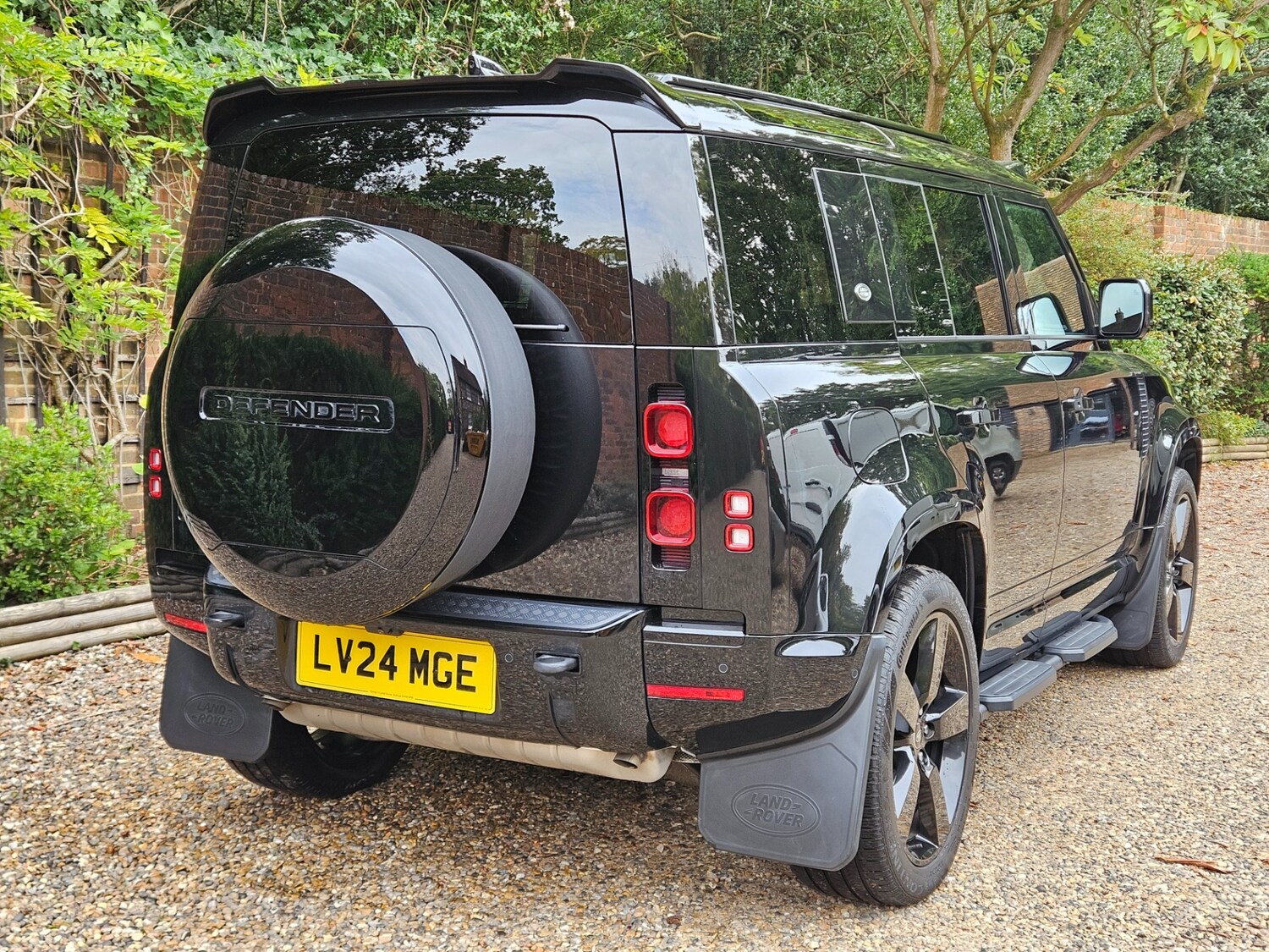 Used Land Rover Defender 2024 for sale - 76143335: Photo 16