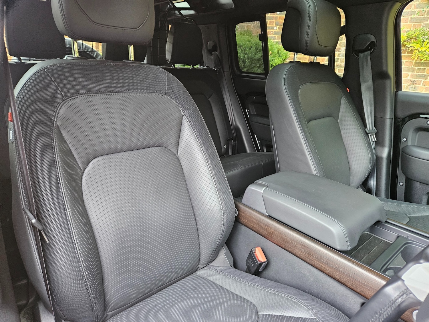 Used Land Rover Defender 2024 for sale - 76143335: Photo 19