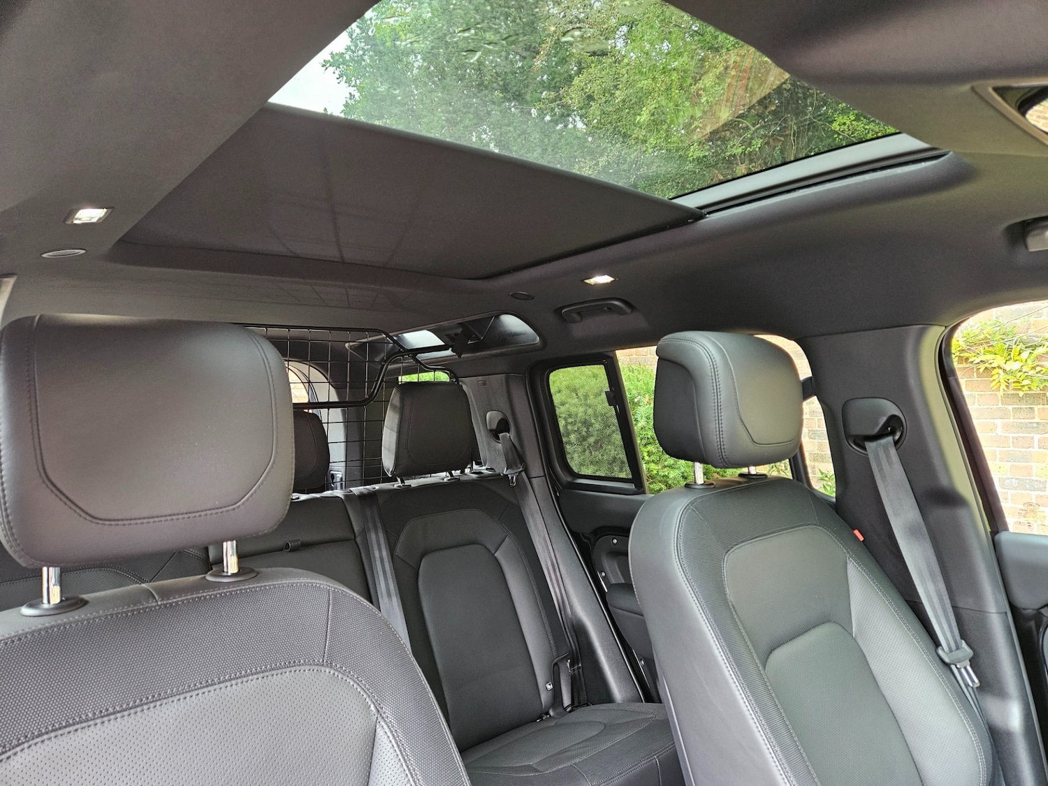 Used Land Rover Defender 2024 for sale - 76143335: Photo 20