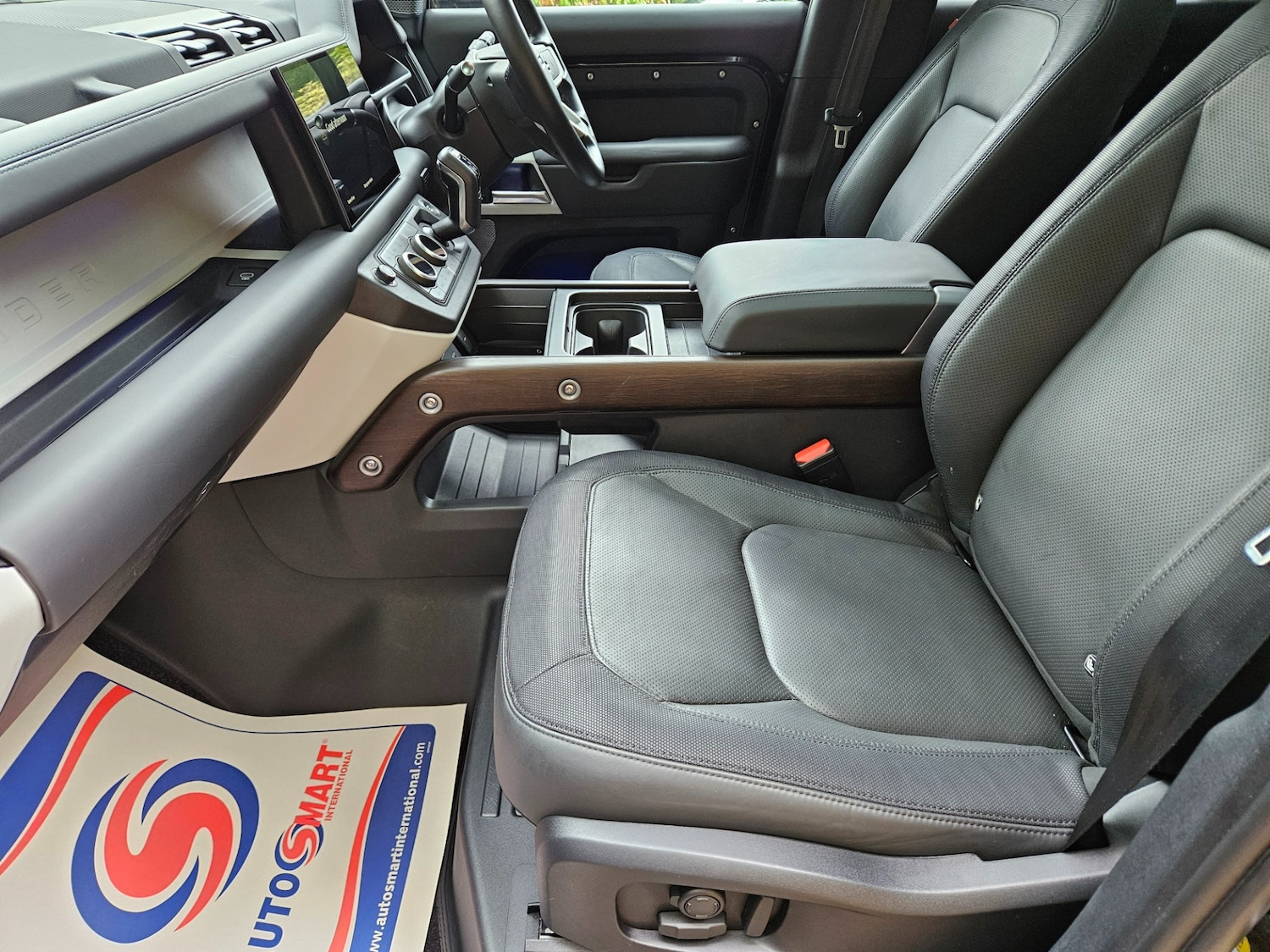 Used Land Rover Defender 2024 for sale - 76143335: Photo 21