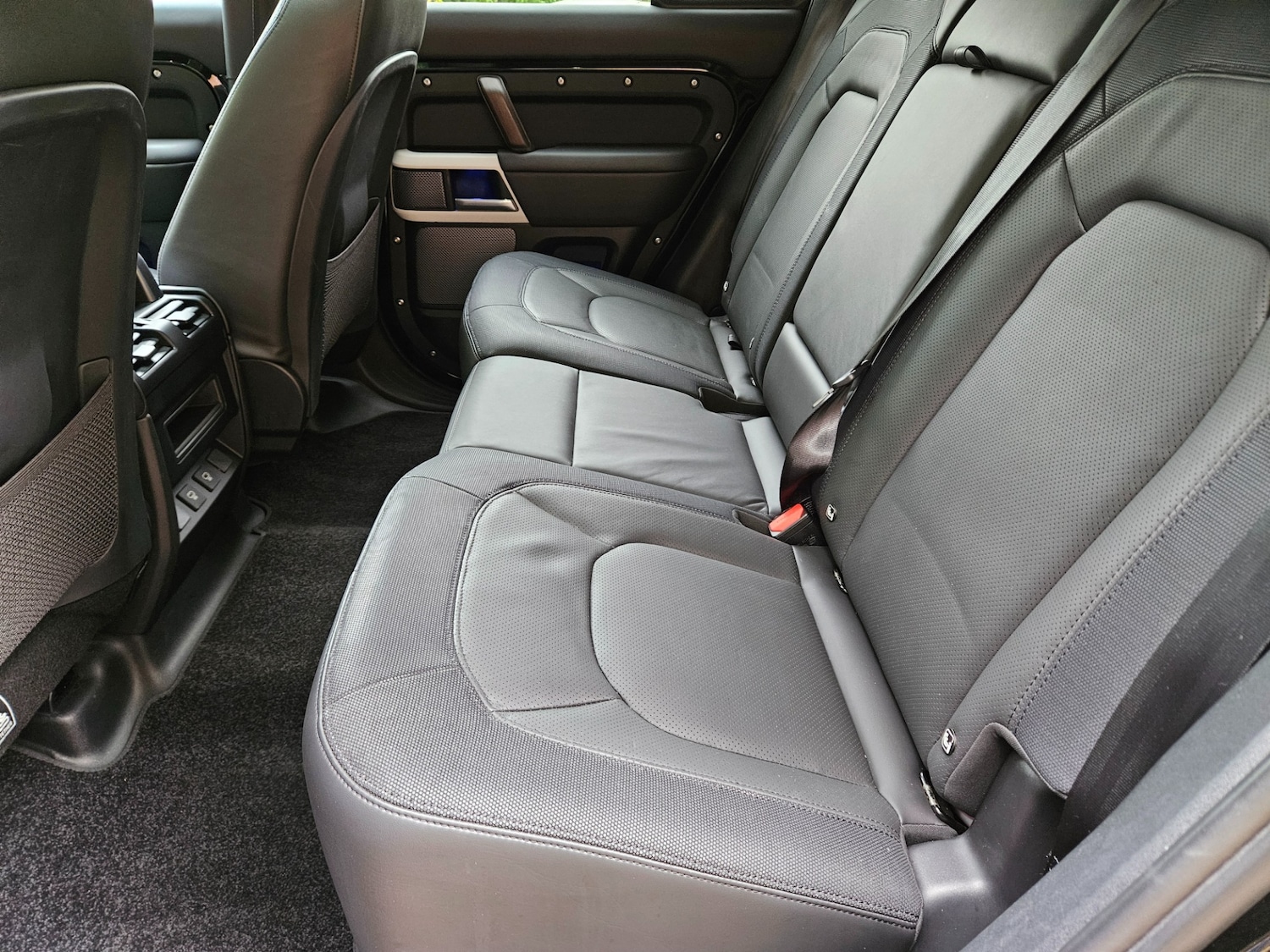 Used Land Rover Defender 2024 for sale - 76143335: Photo 23