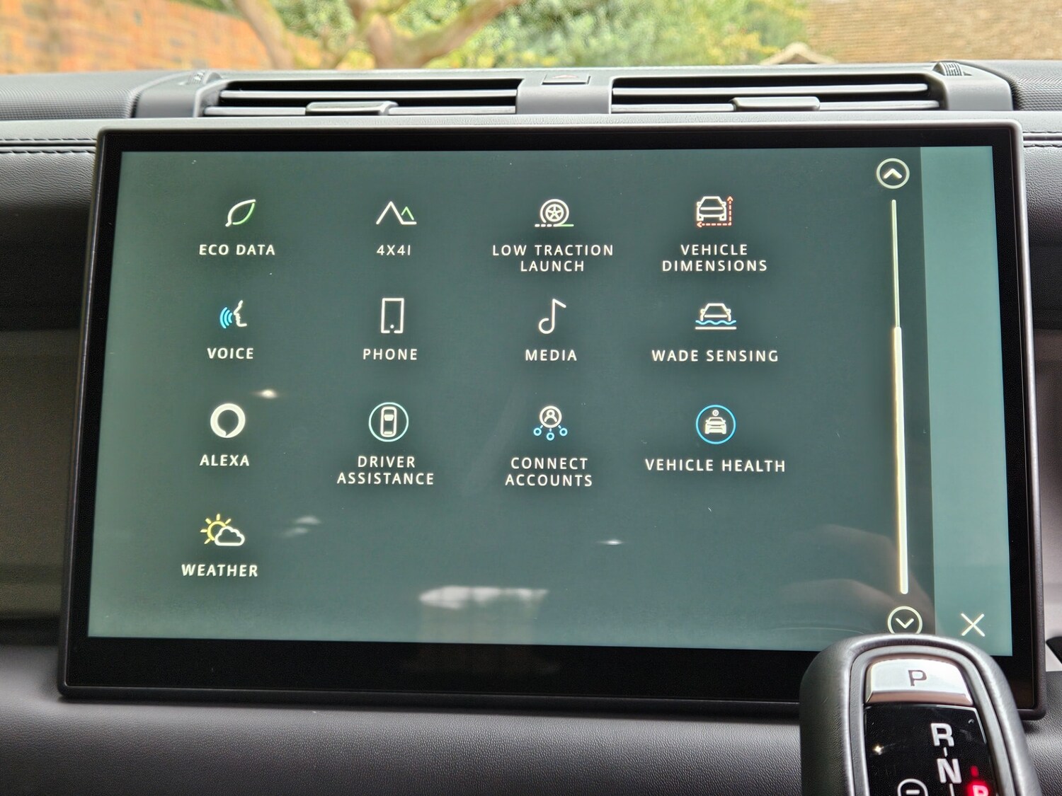 Used Land Rover Defender 2024 for sale - 76143335: Photo 28