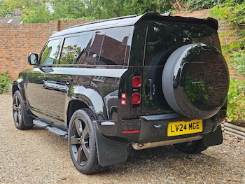 Used Land Rover Defender 2024 for sale - 76143335: Photo 2