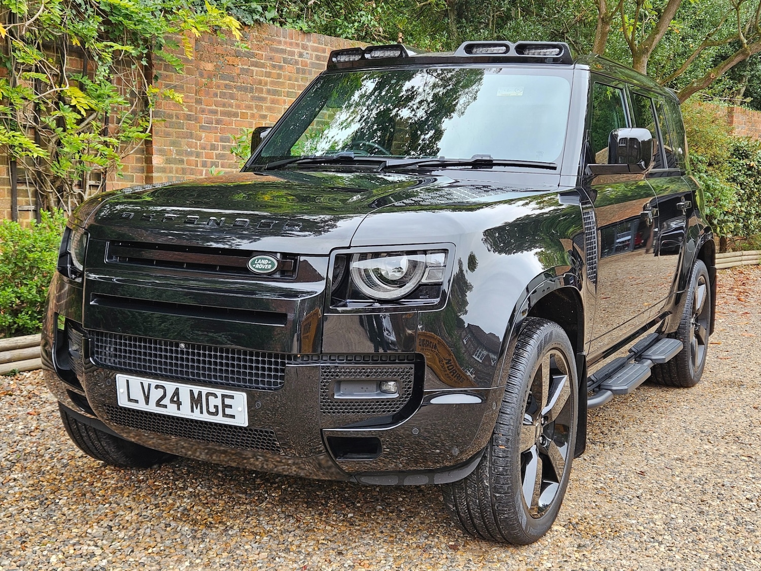 Used Land Rover Defender 2024 for sale - 76143335: Photo 31