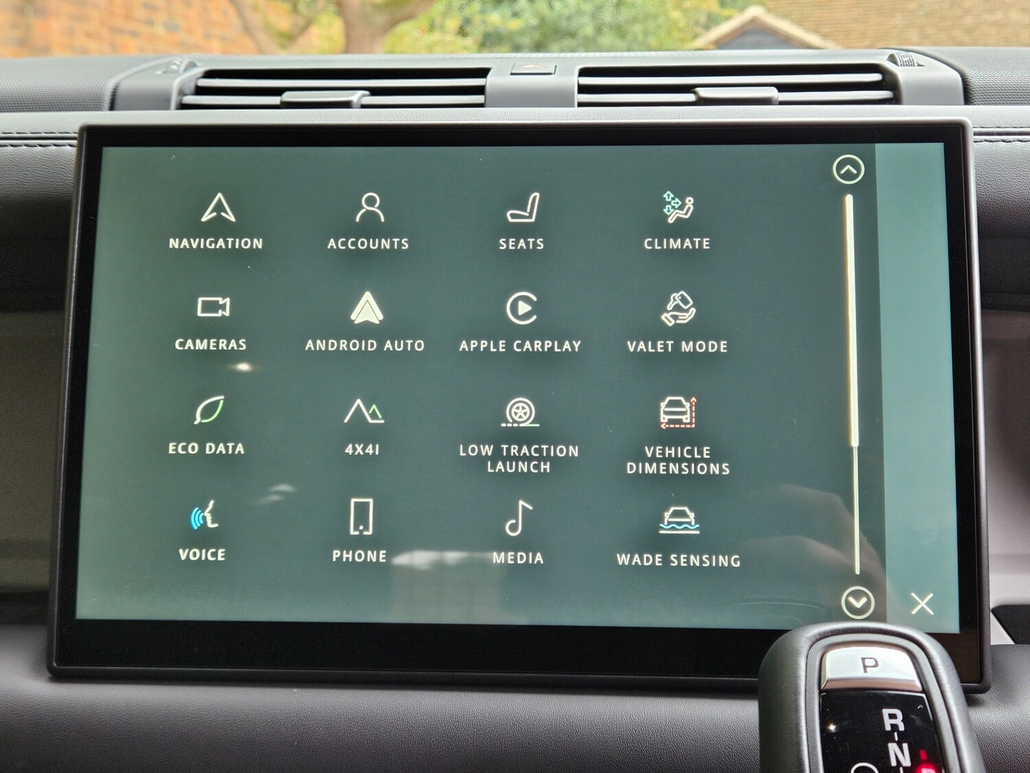 Used Land Rover Defender 2024 for sale - 76143335: Photo 6