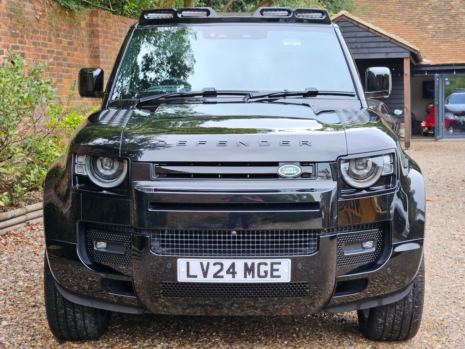 Used Land Rover Defender 2024 for sale - 76143335: Photo 8