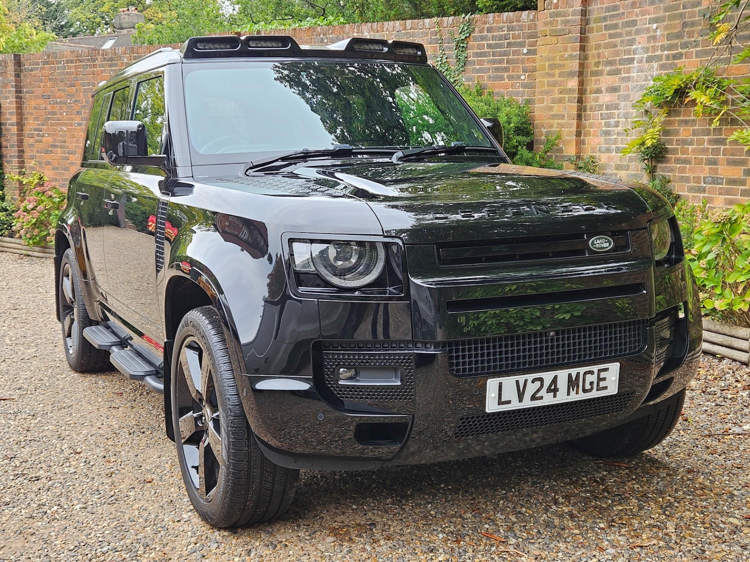 Used Land Rover Defender 2024 for sale - 76143335: Photo 9