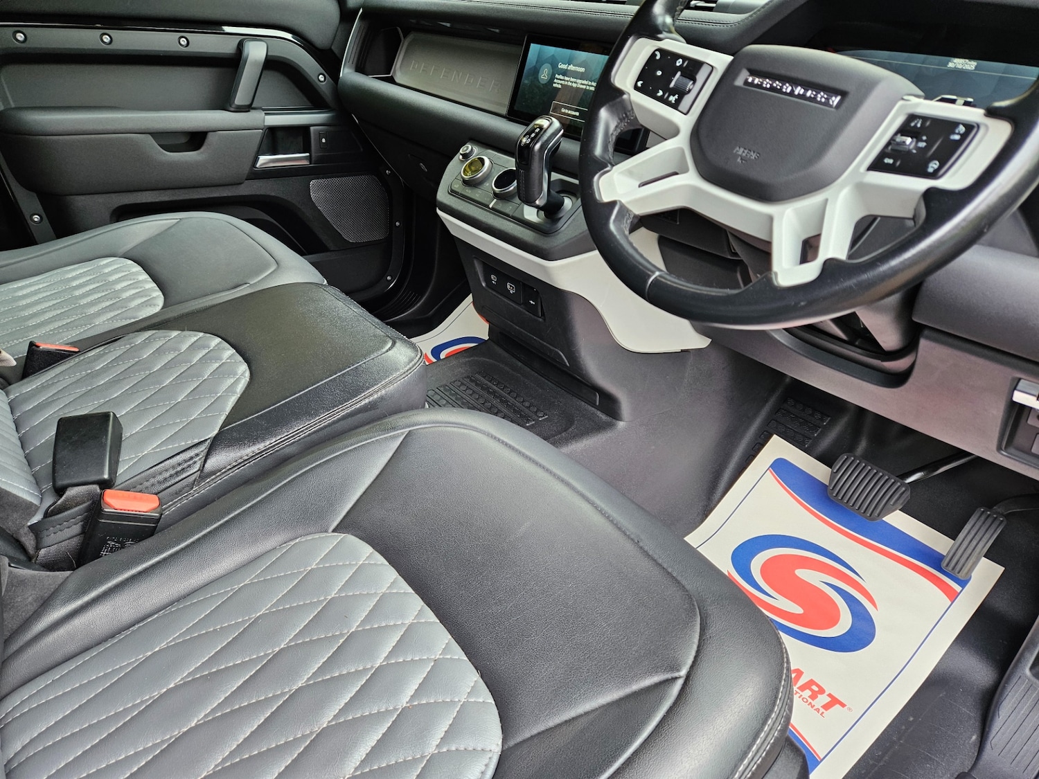 Used Land Rover Defender 2021 for sale - 77068999: Photo 3