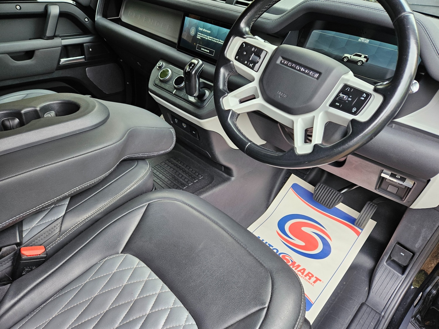 Used Land Rover Defender 2021 for sale - 77068999: Photo 7