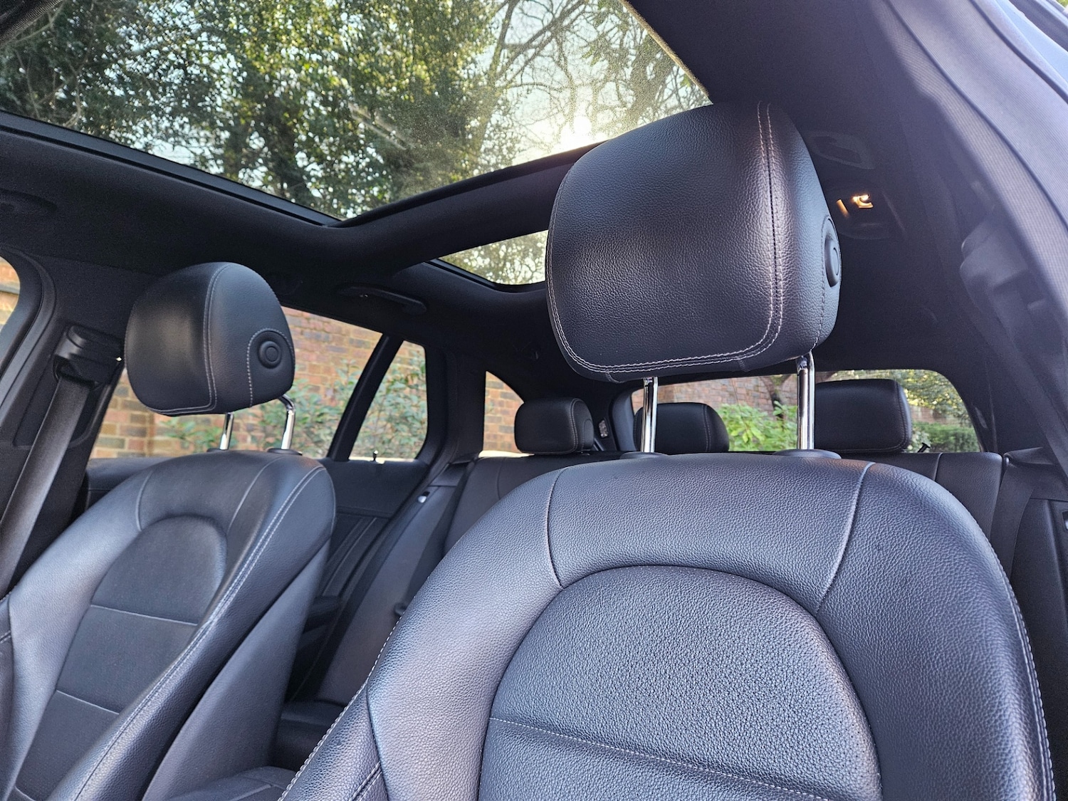 Used Mercedes-Benz C Class 2015 for sale - 77435326: Photo 3