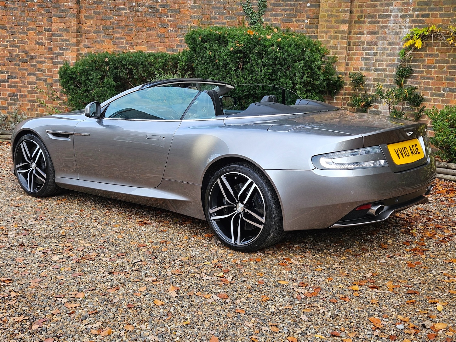 Used Aston Martin Virage 2012 for sale - 76879626: Photo 2