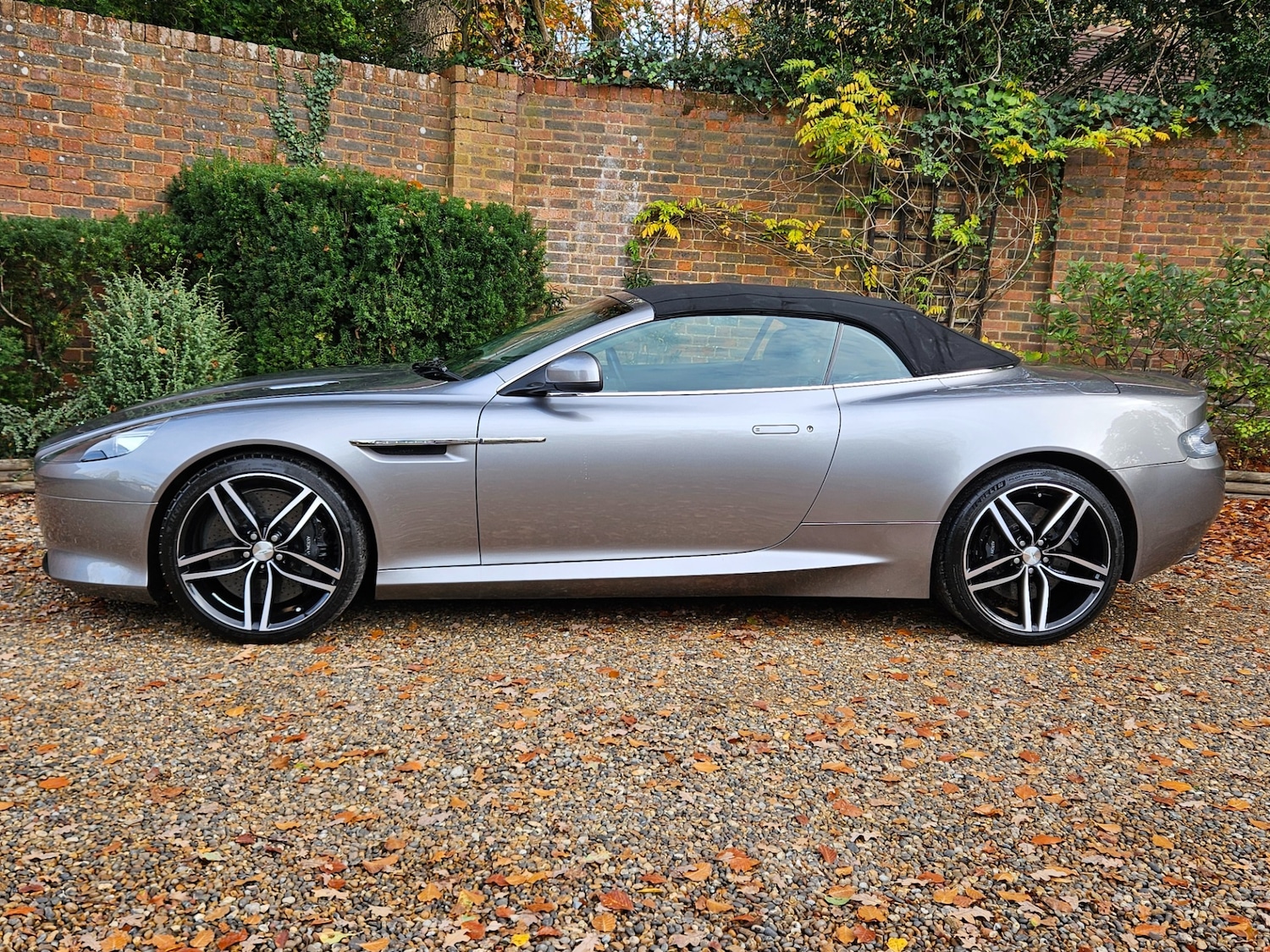 Used Aston Martin Virage 2012 for sale - 76879626: Photo 21