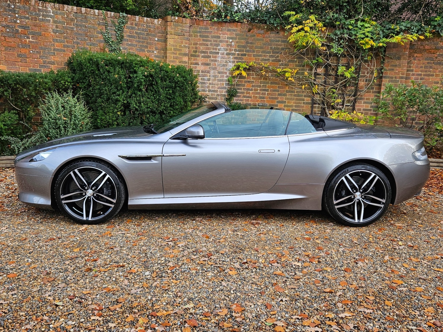 Used Aston Martin Virage 2012 for sale - 76879626: Photo 27