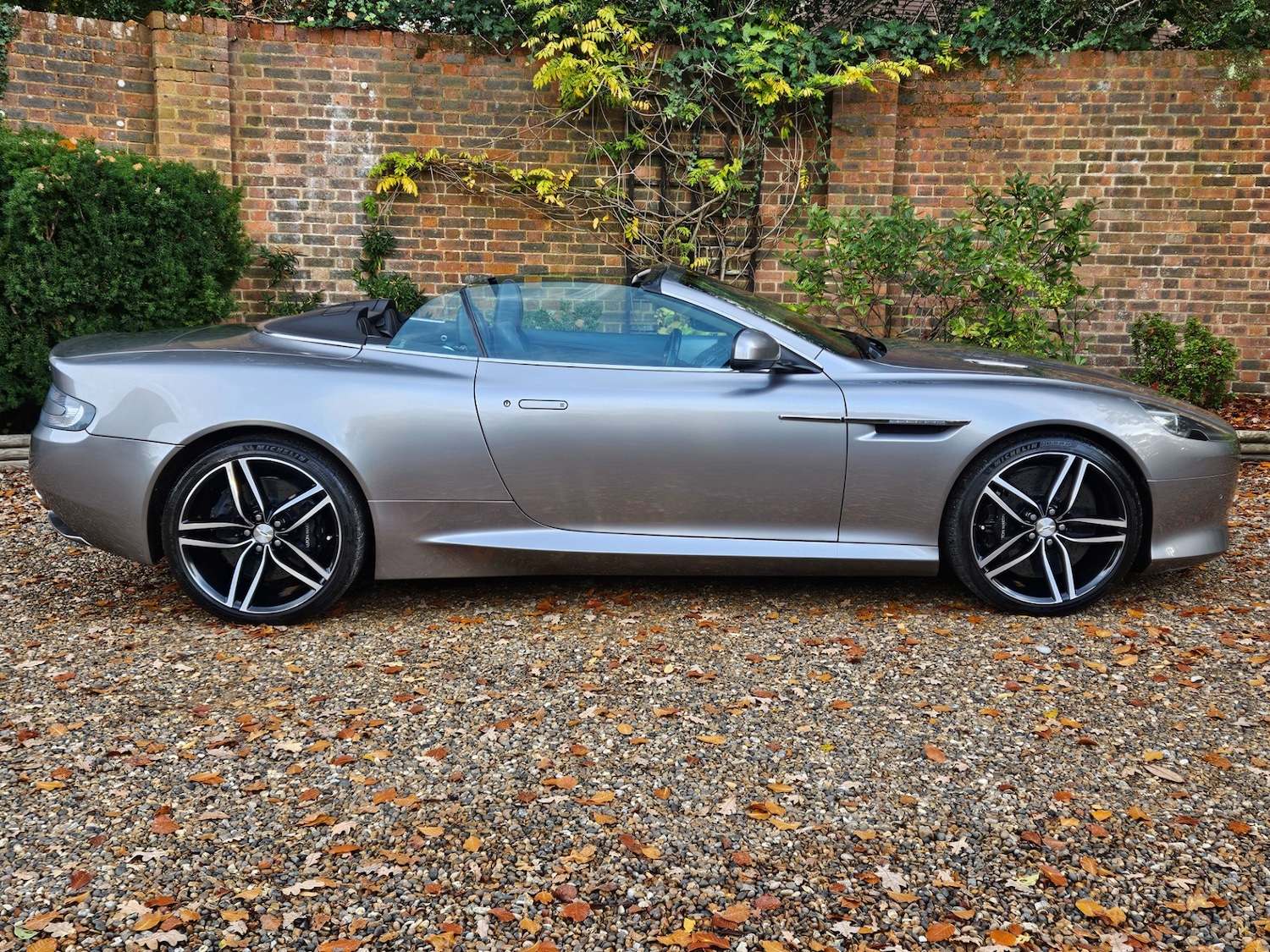 Used Aston Martin Virage 2012 for sale - 76879626: Photo 50