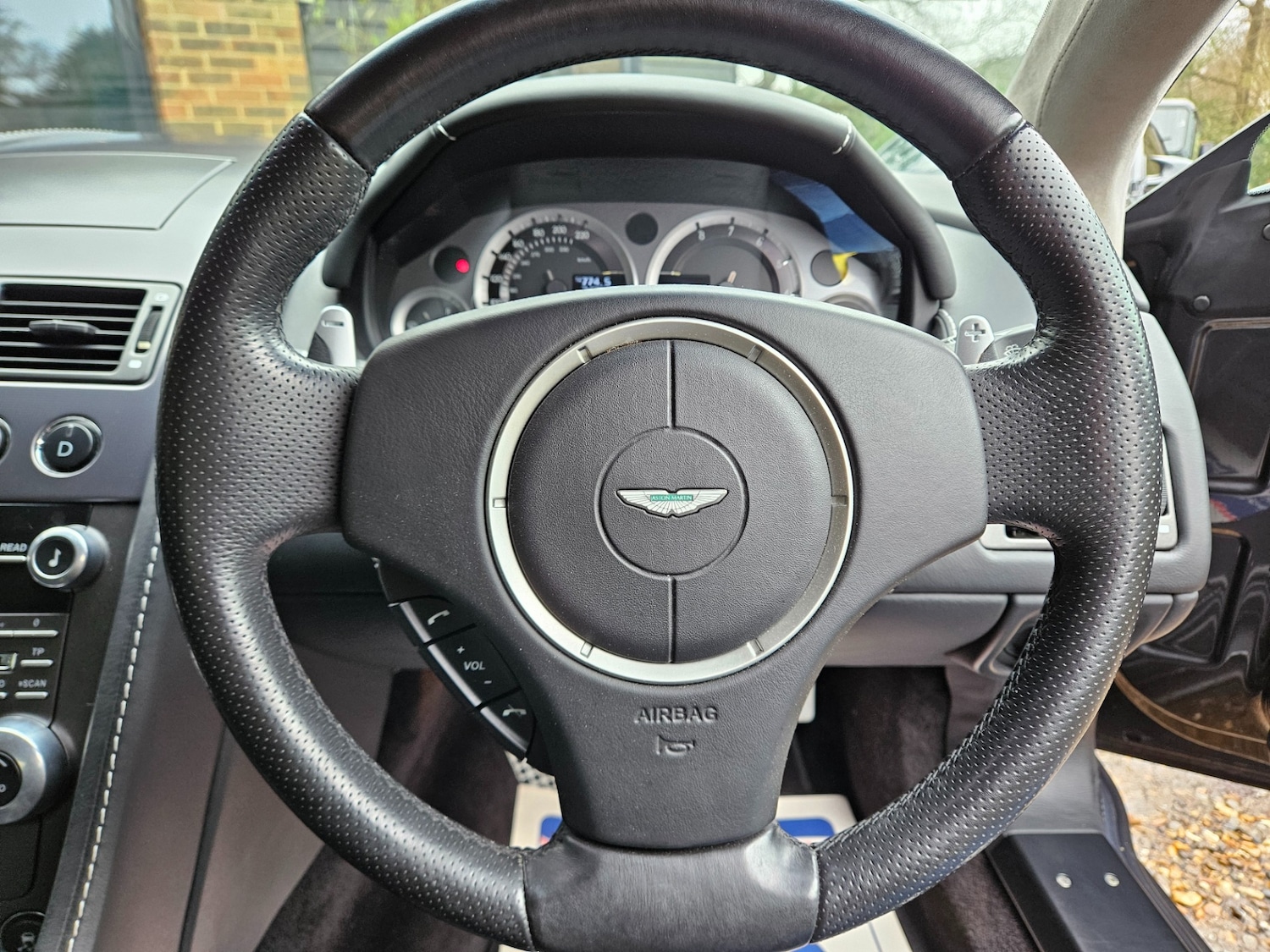 Used Aston Martin Vantage 2012 for sale - 77789921: Photo 18