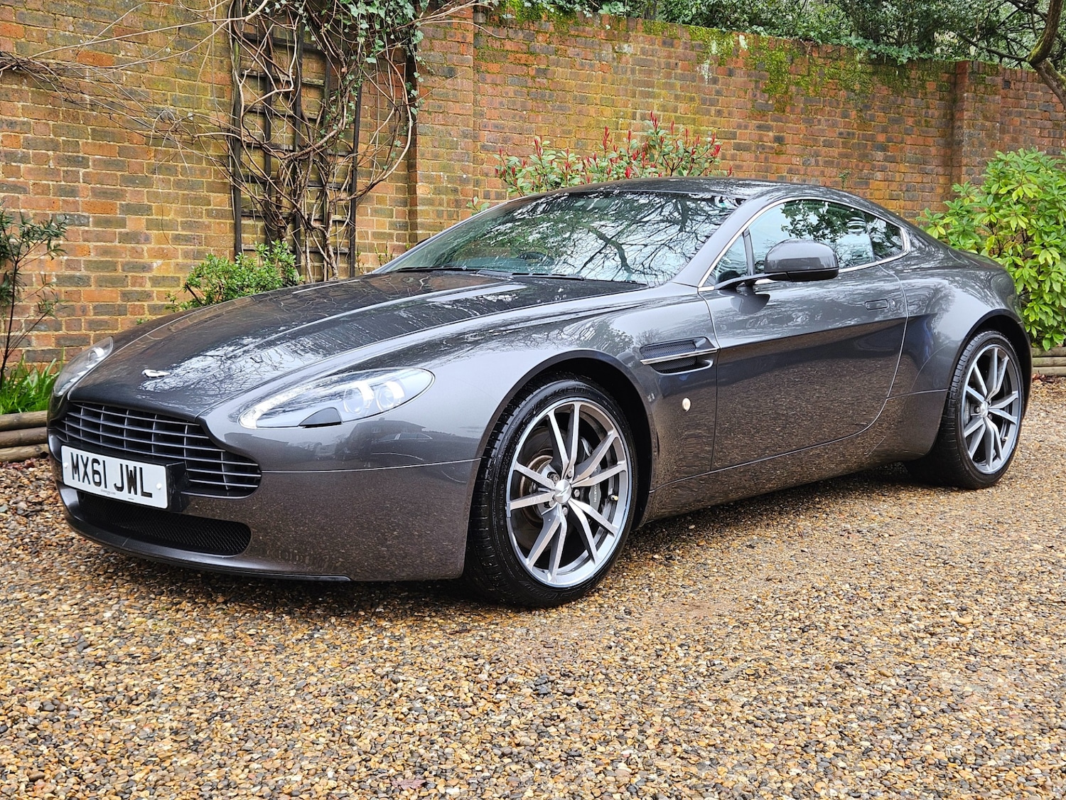 Used Aston Martin Vantage 2012 for sale - 77789921: Photo 9