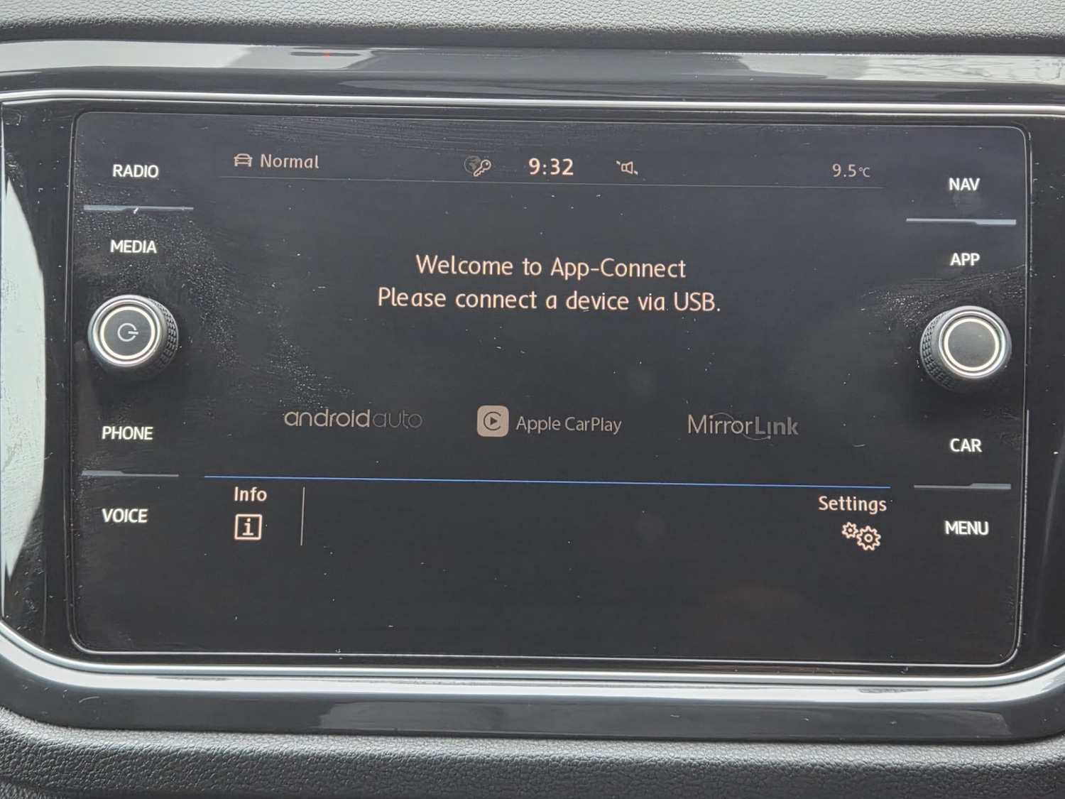 Used Volkswagen T-Roc 2018 for sale - 77180327: Photo 5