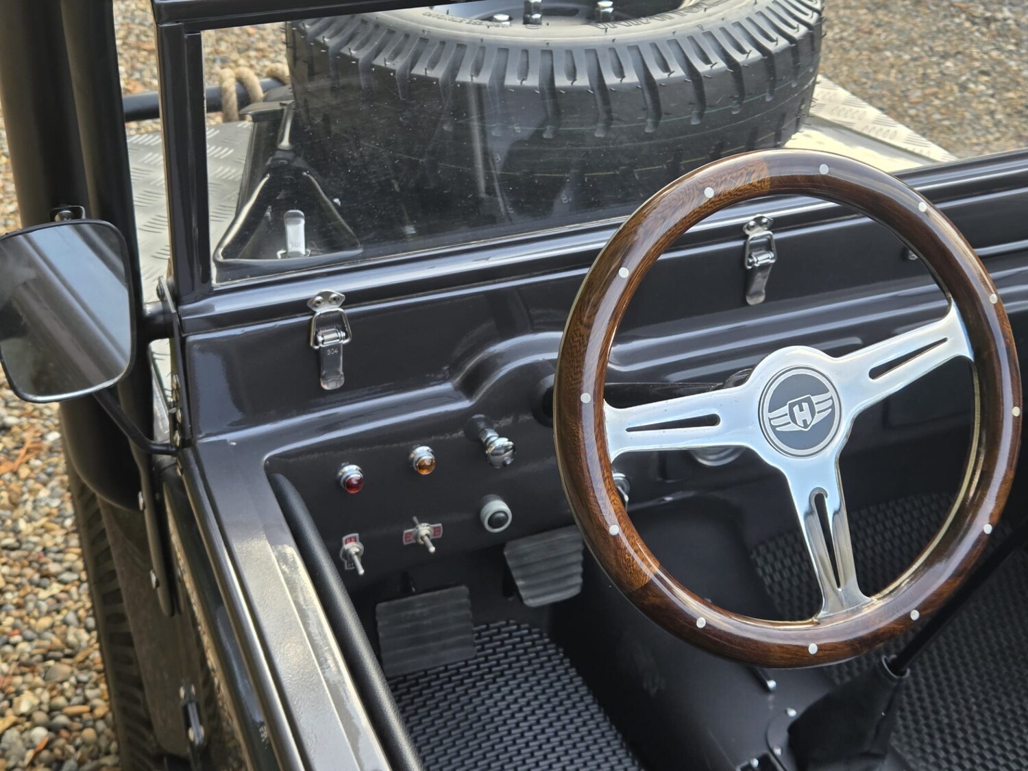 Used Land Rover Defender for sale - 75910694: Photo 4