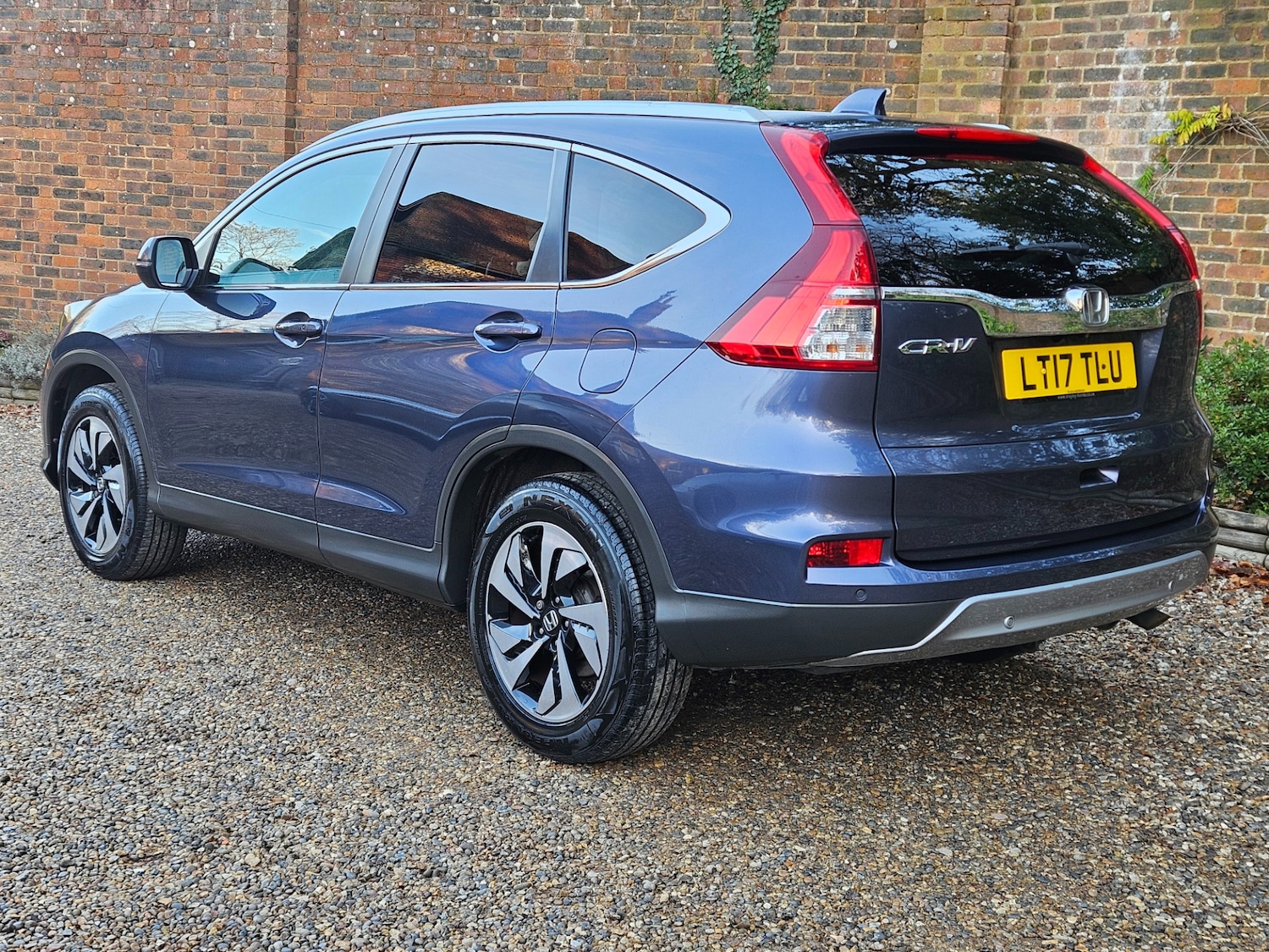 Used Honda CR-V 2017 for sale - 76879745: Photo 2