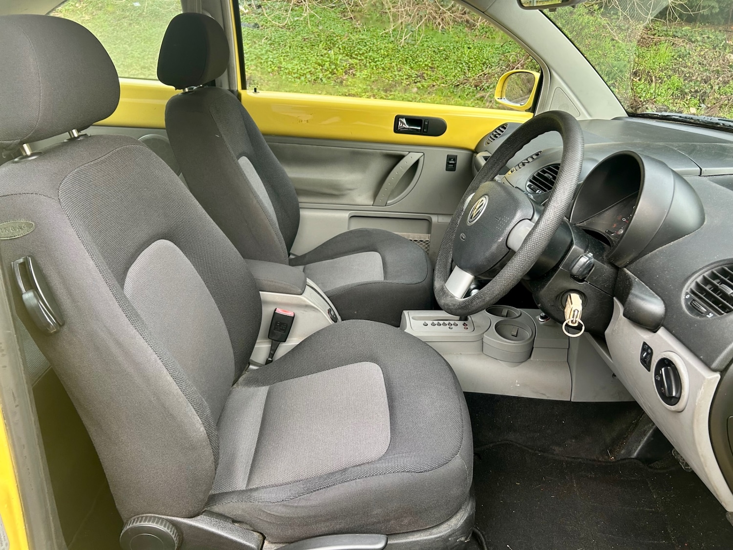 Used Volkswagen Beetle 2004 for sale - 77630735: Photo 11