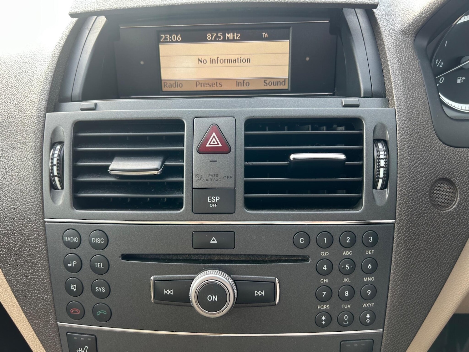 Used Mercedes-Benz C Class 2009 for sale - 76348867: Photo 21