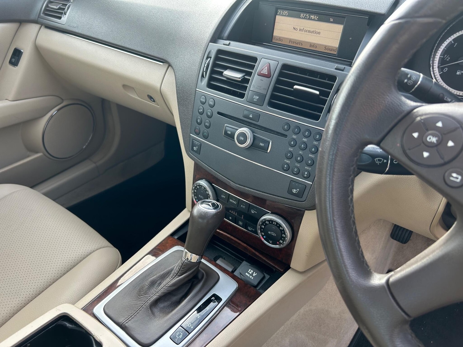 Used Mercedes-Benz C Class 2009 for sale - 76348867: Photo 7