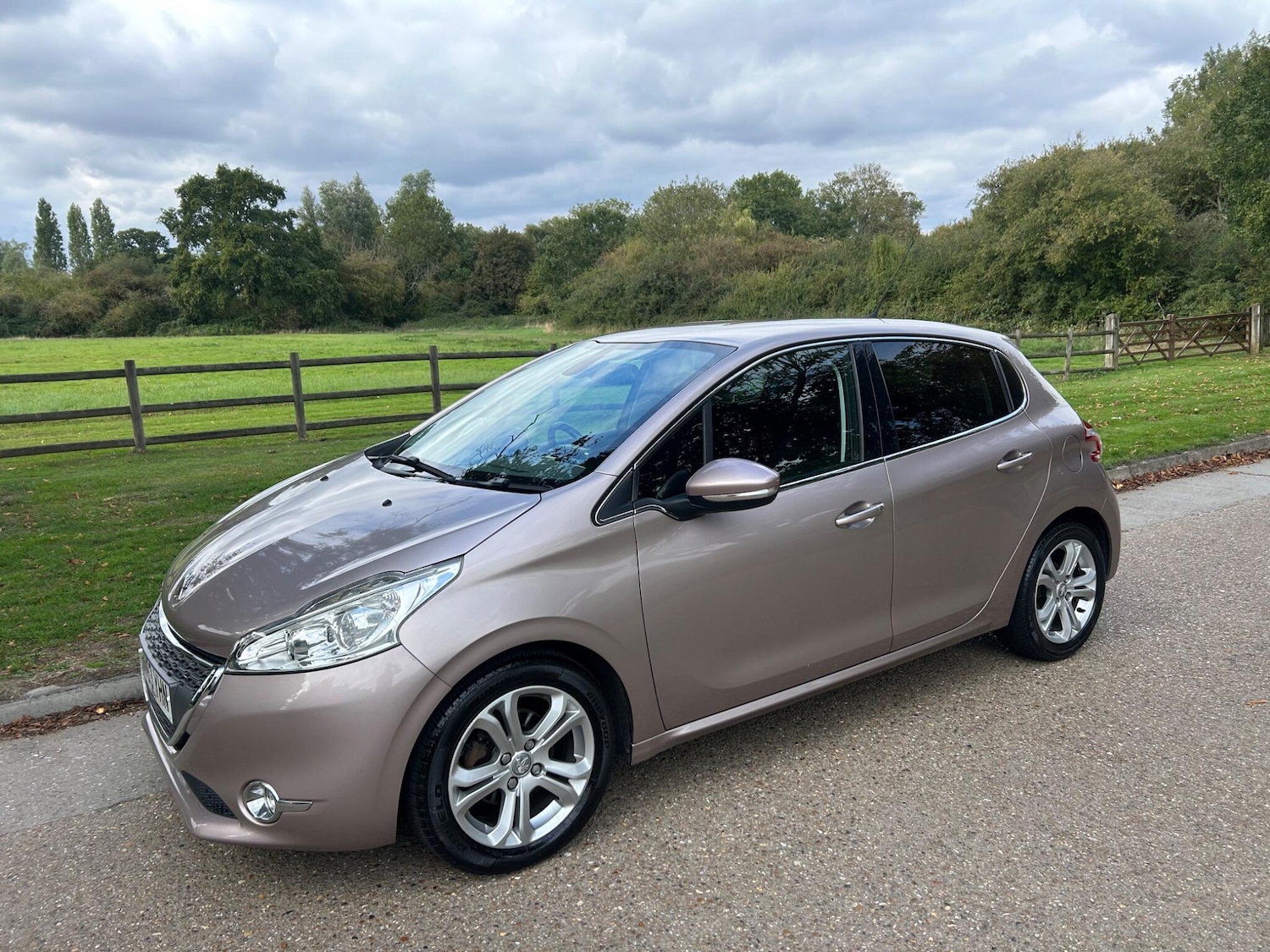 Used Peugeot 208 2013 for sale - 78072777: Photo 8
