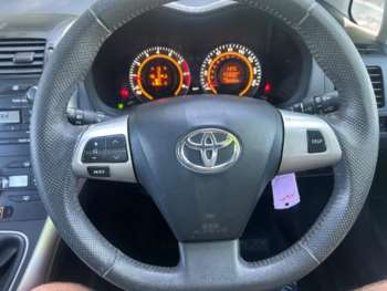 Used Toyota Auris 2011 for sale - 75167324: Photo