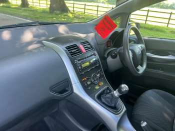Used Toyota Auris 2011 for sale - 75167324: Photo