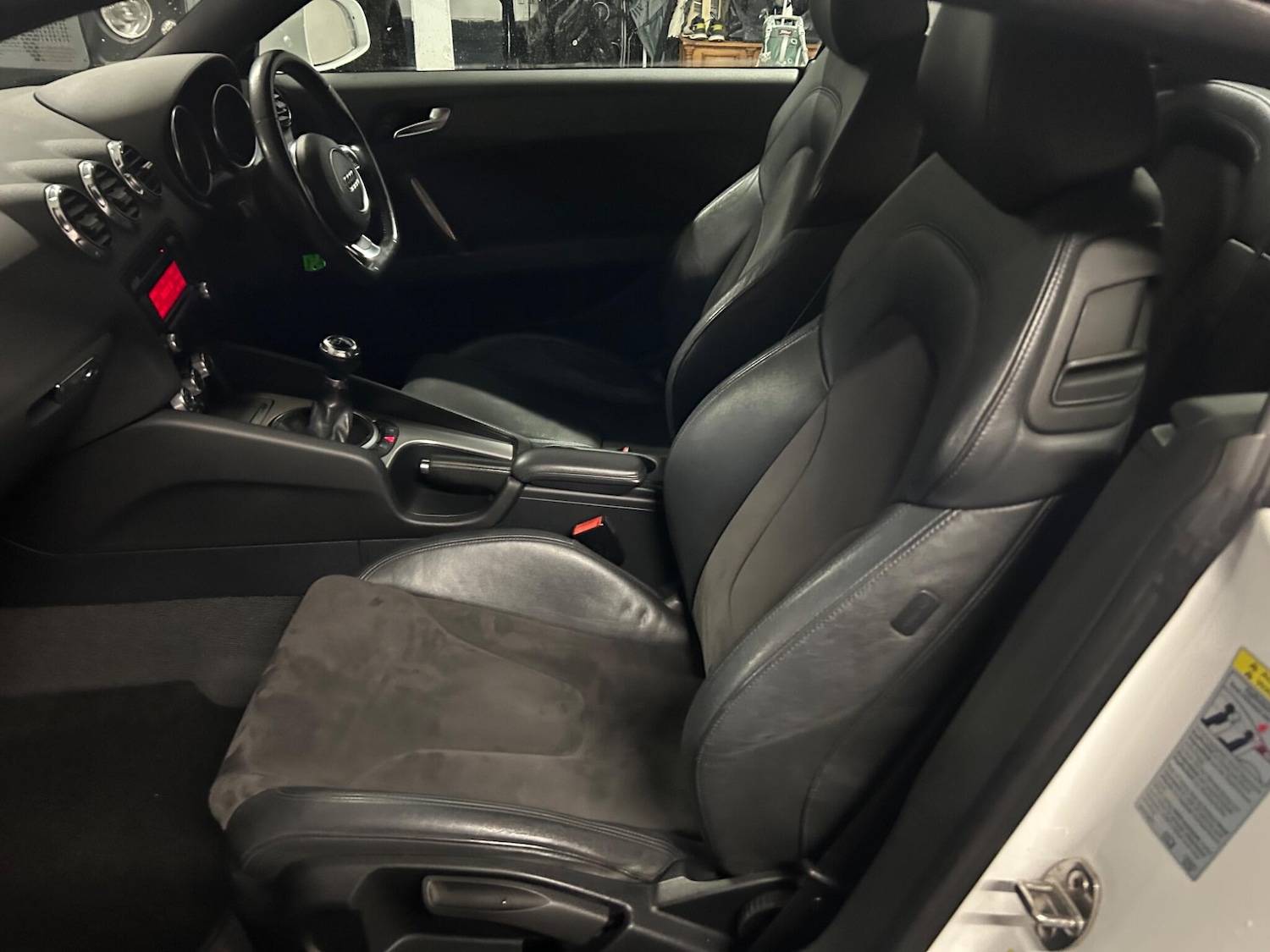 Used Audi TT 2011 for sale - 76584800: Photo 10