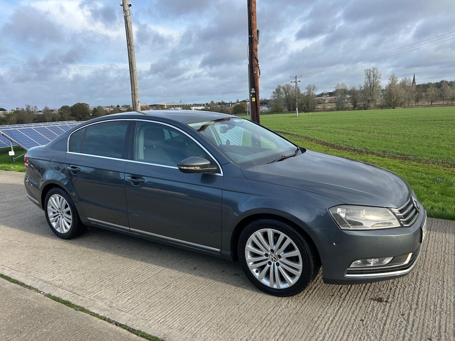 Used Volkswagen Passat 2012 for sale - 76633483: Photo 1