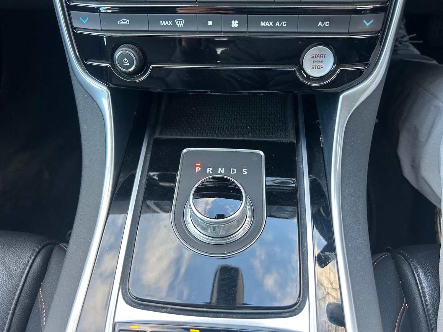 Used Jaguar XE 2015 for sale - 77229263: Photo 12