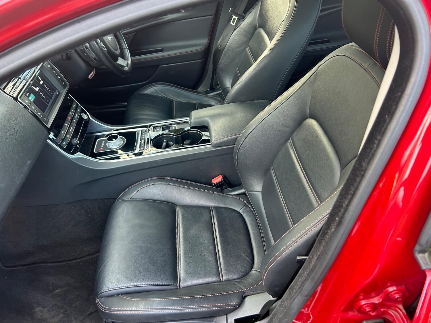 Used Jaguar XE 2015 for sale - 77229263: Photo 14