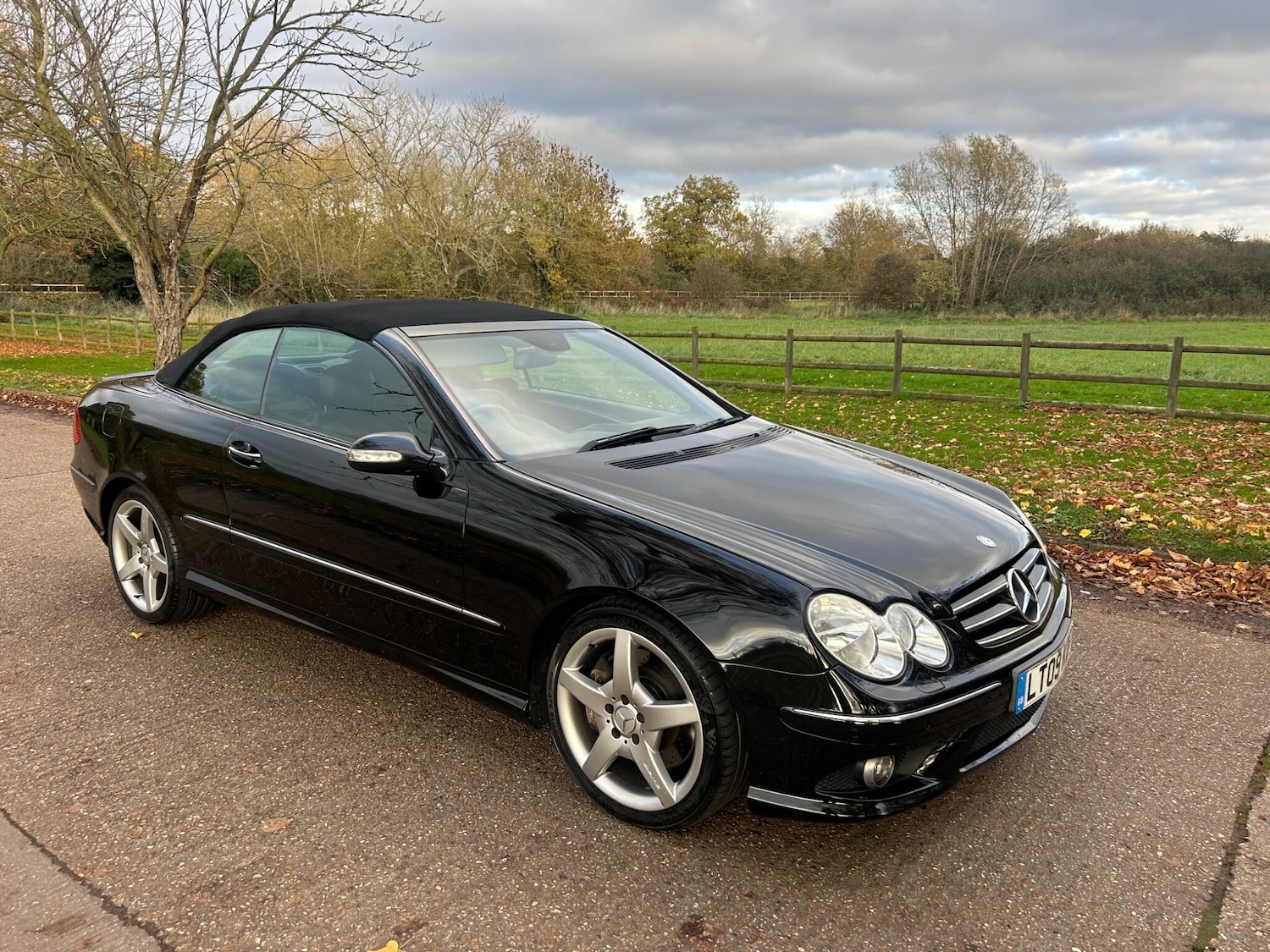 Used Mercedes-Benz CLK 2009 for sale - 76561881: Photo 1