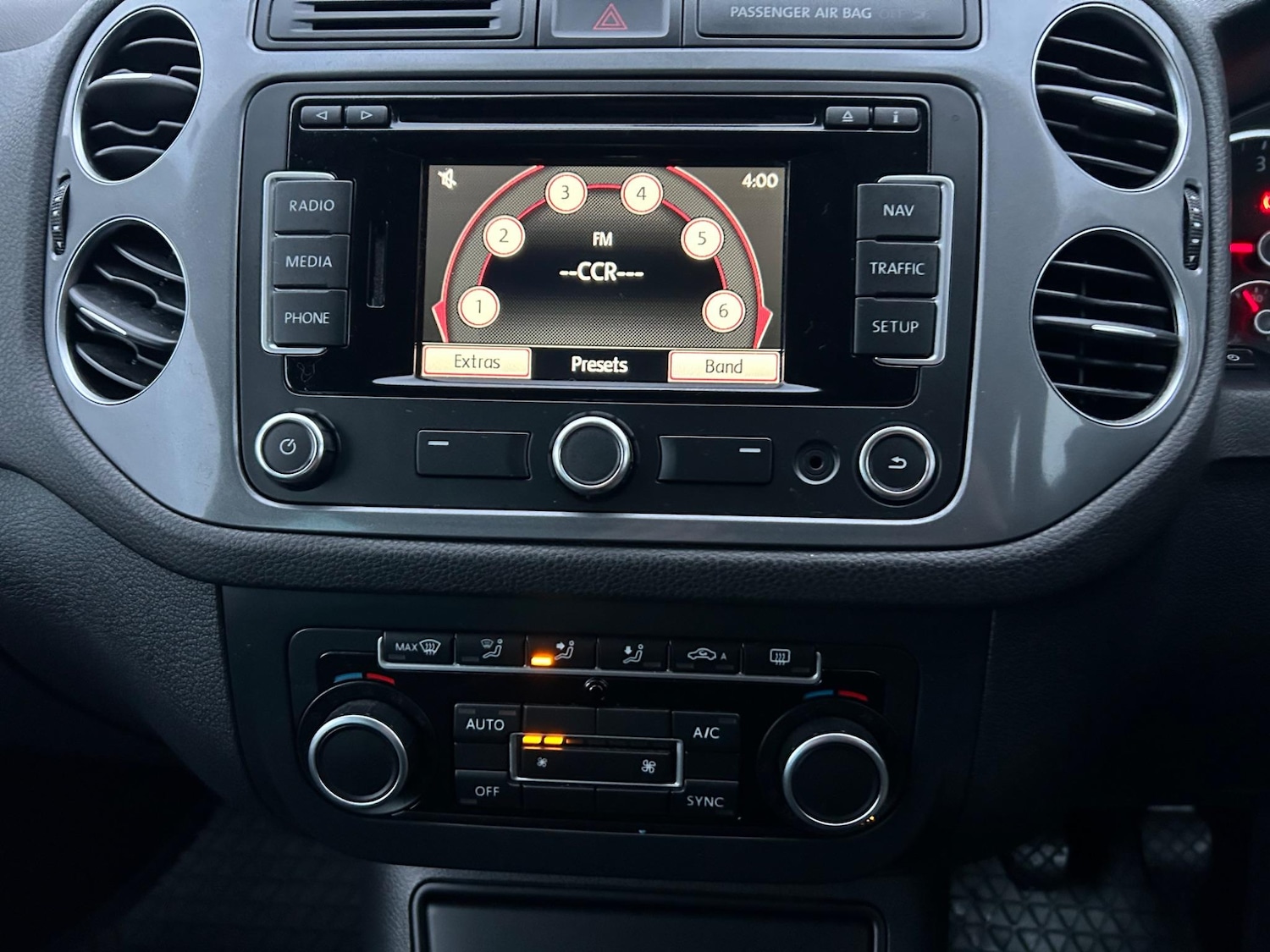 Used Volkswagen Tiguan 2014 for sale - 77709410: Photo 2