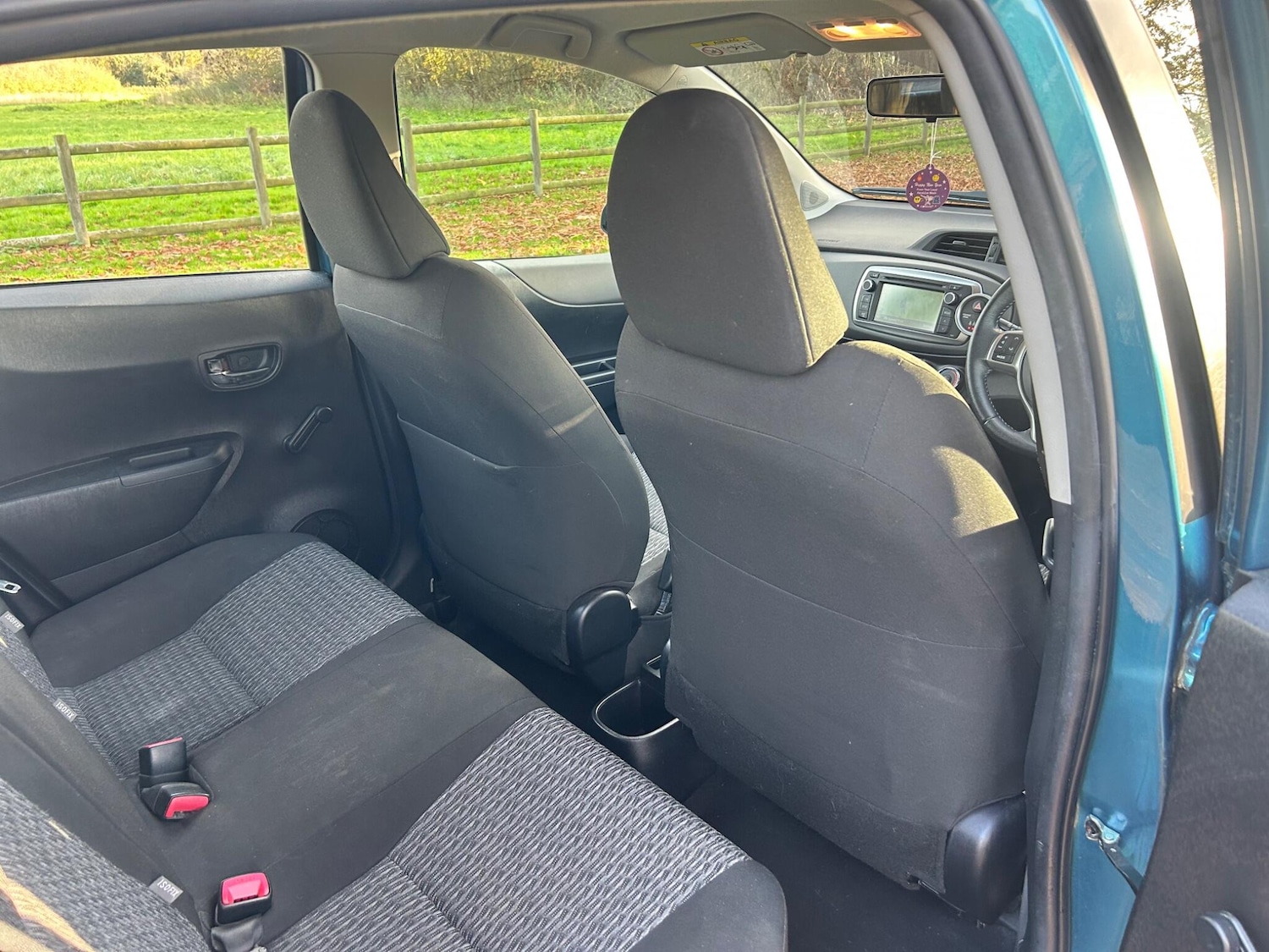 Used Toyota Yaris 2013 for sale - 76572402: Photo 10