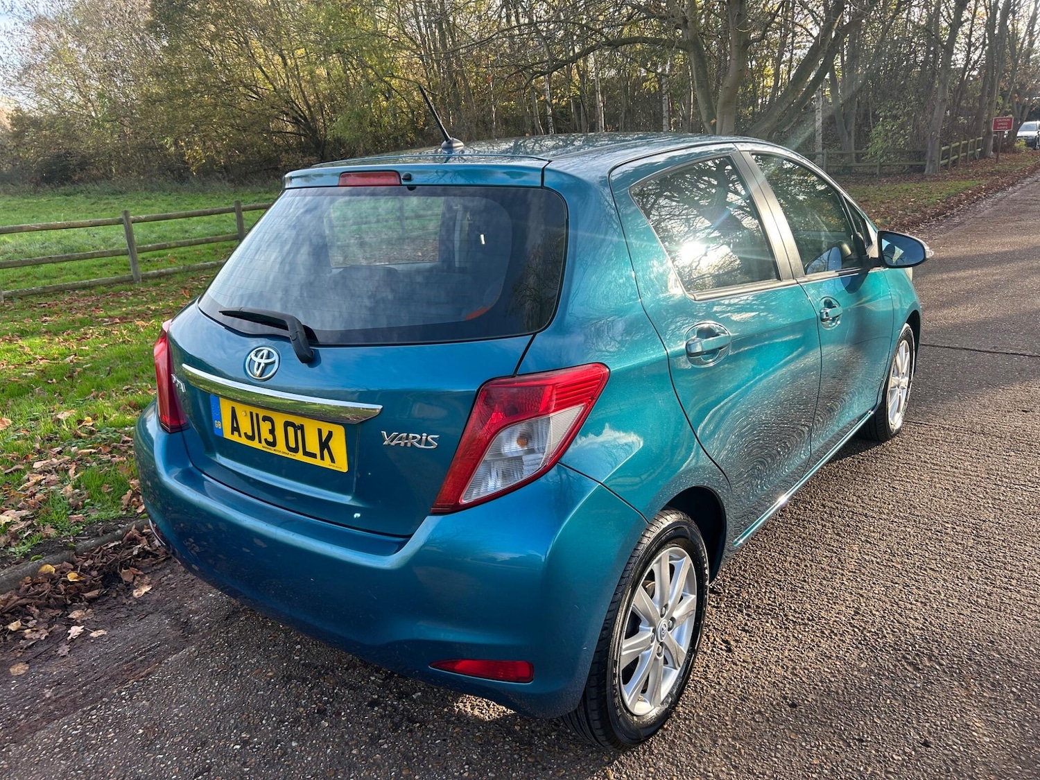 Used Toyota Yaris 2013 for sale - 76572402: Photo 12