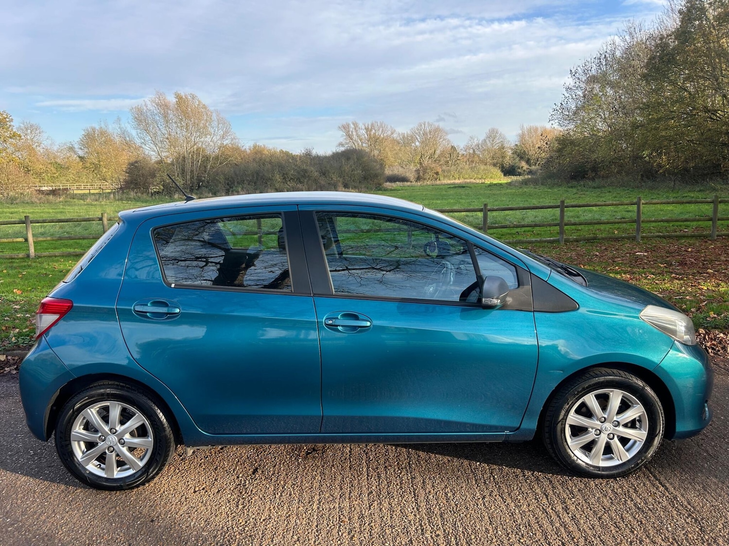 Used Toyota Yaris 2013 for sale - 76572402: Photo 14