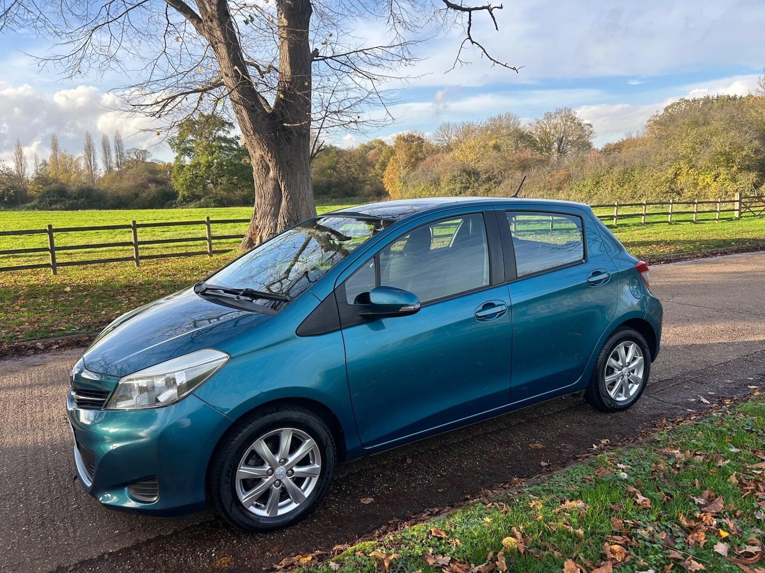 Used Toyota Yaris 2013 for sale - 76572402: Photo 19