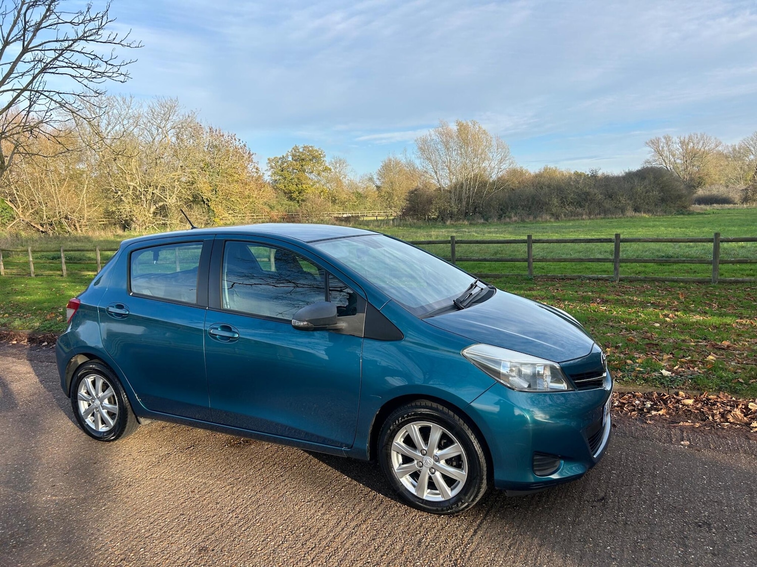 Used Toyota Yaris 2013 for sale - 76572402: Photo 23