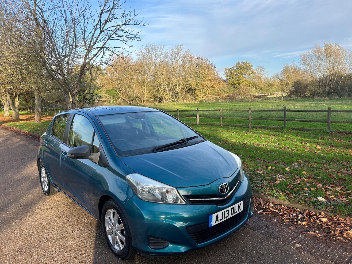 Used Toyota Yaris 2013 for sale - 76572402: Photo 24