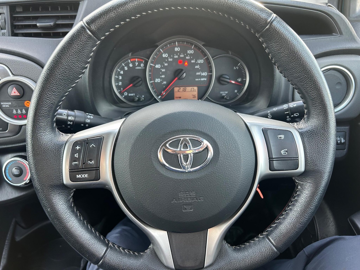 Used Toyota Yaris 2013 for sale - 76572402: Photo 4