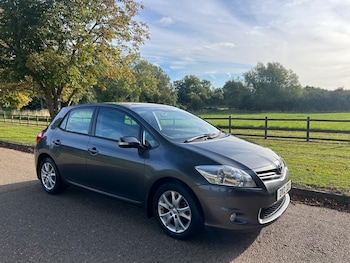 Toyota - Auris