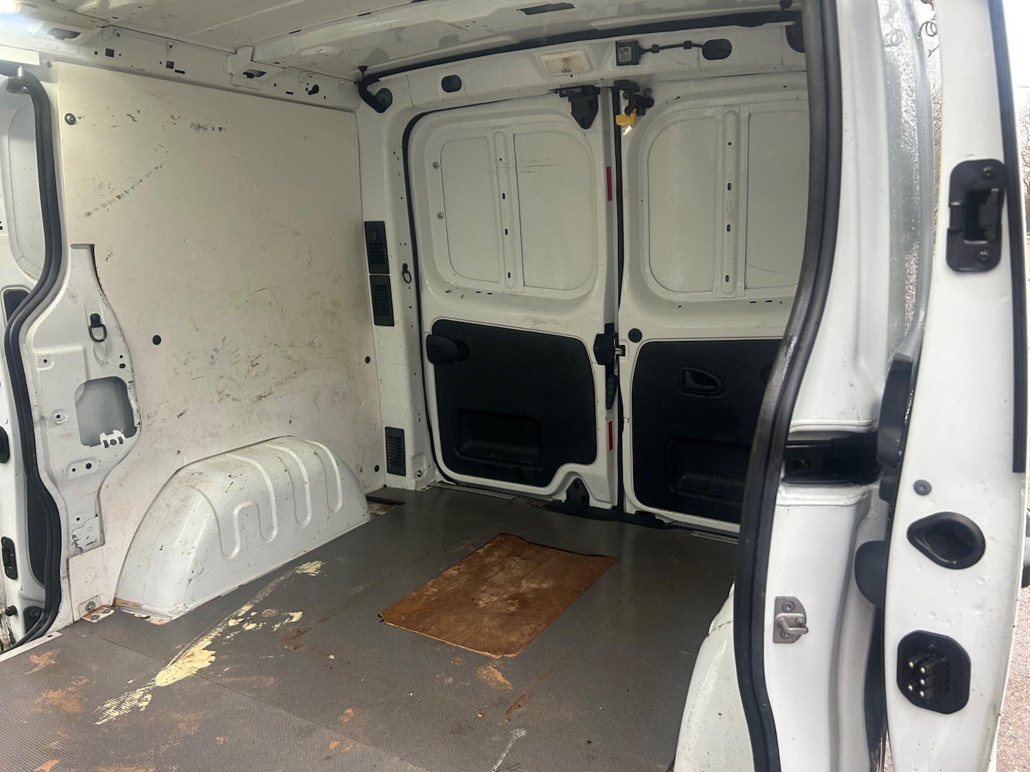 Used Vauxhall Vivaro 2016 for sale - 77424890: Photo 10